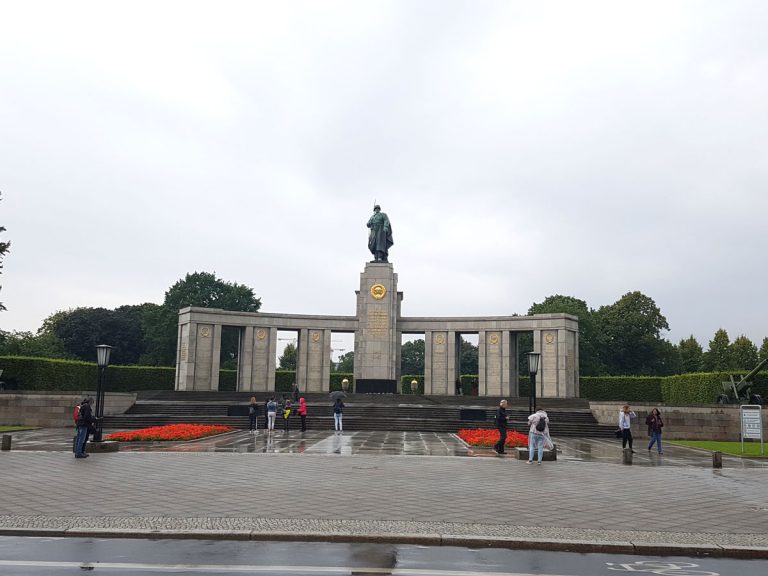 Soviet-War-Memorial-(Tiergarten)